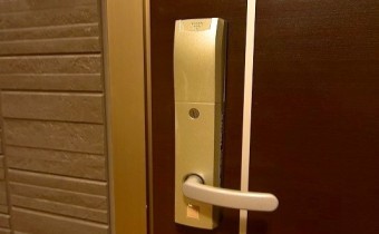 カードキー玄関ドア