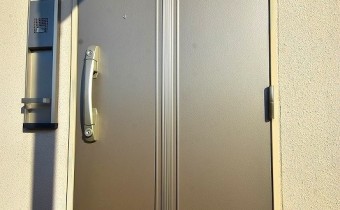 玄関ドア