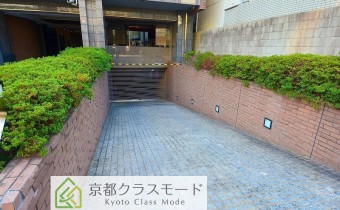 敷地内ガレージへ