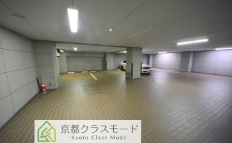 敷地内ガレージ