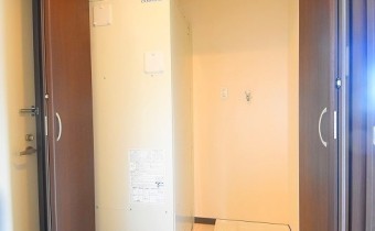 洗濯機置き場&電気給湯器