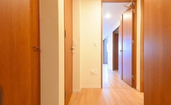 ※室内写真は同マンション内・別タイプの参考画像となります。