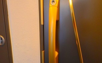 ダブルロック玄関ドア