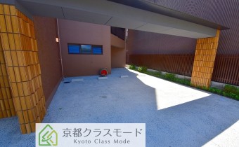 敷地内ガレージ