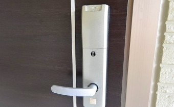 カードタイプ玄関ドア