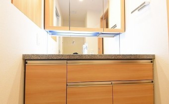 ※室内写真は同マンション内・別タイプの参考画像となります。