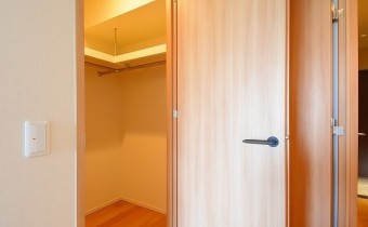 ※室内写真は同マンション内・別タイプの参考画像となります。