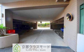 敷地内ガレージ