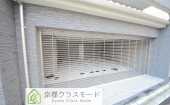 敷地内ガレージ