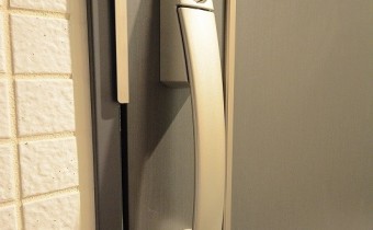ダブルロック玄関ドア
