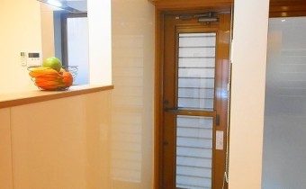 カウンターキッチン前から外に出られます♪