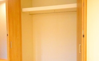 階段下のクローゼット