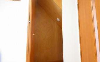 階段下収納