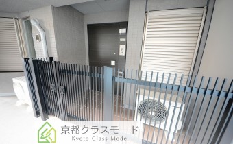 玄関ポーチ