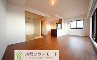高級感のある室内空間♪「床暖房」完備で「南向き」のリビングダイニング！