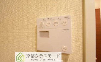 ミストサウナ機能も付いてます♪　※室内写真は同マンション内の113号室のものです。