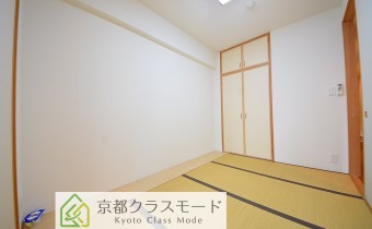 和室 　※室内写真は同マンション内の113号室のものです。