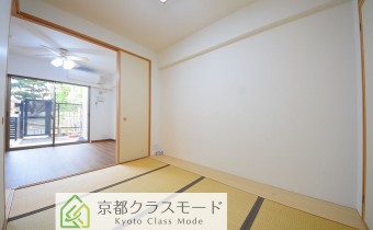 和室 ※室内写真は同マンション内の113号室のものです。