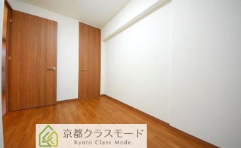 Room 　※室内写真は同マンション内の113号室のものです。