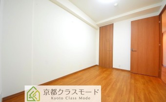Room 　※室内写真は同マンション内の113号室のものです。