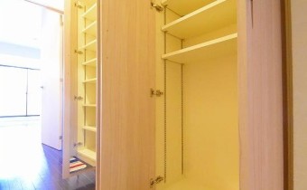 シューズBOX　※室内写真は同マンション内の101号室のものです。