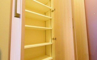 収納　※室内写真は同マンション内の101号室のものです。