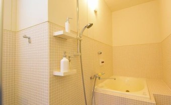 バスルーム　※室内写真は同マンション内の101号室のものです。