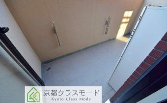 バルコニー　※室内写真は同マンション内の101号室のものです。