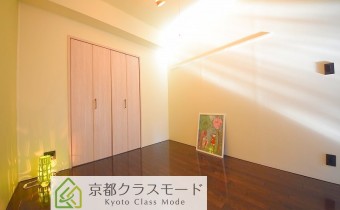 ※室内写真は同マンション内の101号室のものです。