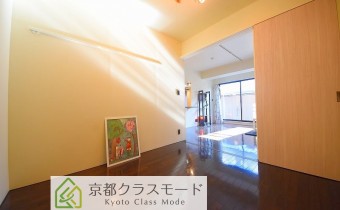 ※室内写真は同マンション内の101号室のものです。