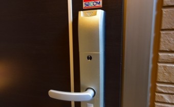 カードキータイプ玄関ドア