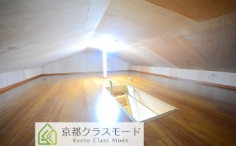 屋根裏収納スペース