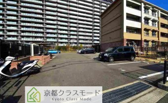 敷地内ガレージもございます。