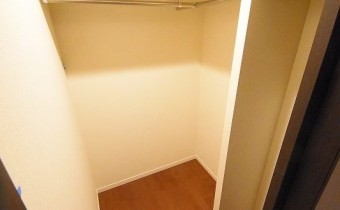 Room 5のウォークインクローゼット