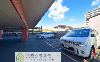 敷地内ガレージ