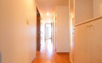 ※室内写真は同マンション内・別タイプの参考画像となります。