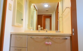 ※室内写真は同マンション内・別タイプの参考画像となります。