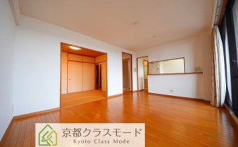 ※室内写真は同マンション内・別タイプの参考画像となります。