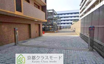 敷地内ガレージへ