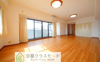 日当たりも良く明るいリビングは広々としています☆
