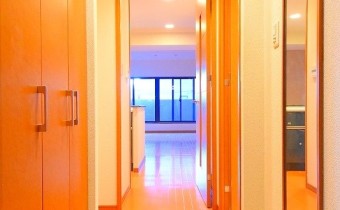 ※室内写真は同マンション内・別タイプの参考画像となります。