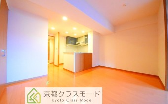 ※室内写真は同マンション内・別タイプの参考画像となります。