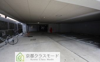 敷地内ガレージ