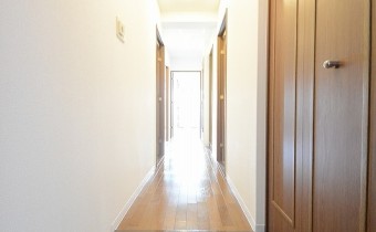 ※写真は同マンション内の別のお部屋のものです。