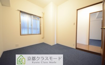 ※写真は同マンション内の別のお部屋のものです。