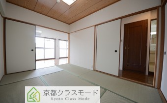 ※写真は同マンション内の別のお部屋のものです。