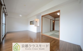 ※写真は同マンション内の別のお部屋のものです。