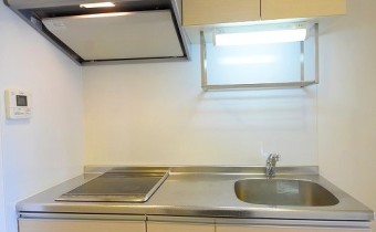 システムキッチン　※室内写真は同マンション内のカウンターキッチンタイプのものです。