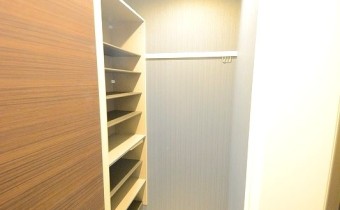 土間収納　※室内写真は同建物内の2LDKタイプのものです。参考にご覧ください。