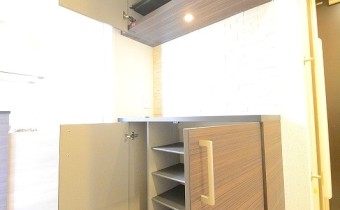 シューズボックス　※室内写真は同建物内の2LDKタイプのものです。参考にご覧ください。